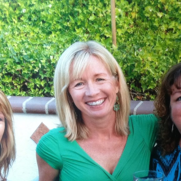 Meet your Posher, Deb - Picture 1 of 1